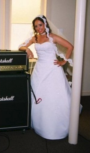 At her wedding in 2009, Osegueda was at her lowest weight of 125 pounds.